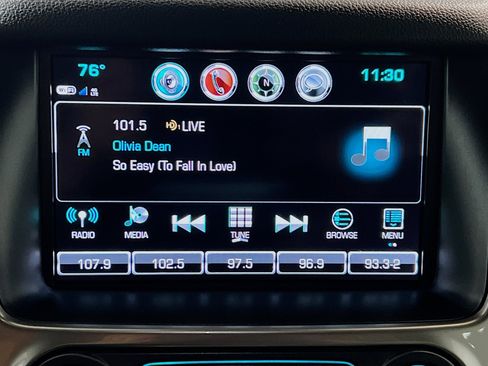Used 2018 Chevrolet Suburban LT w/ Luxury Package RWD image 11
