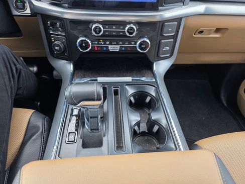 Used 2023 Ford F150 Lariat w/ Trailer Tow Package image 14