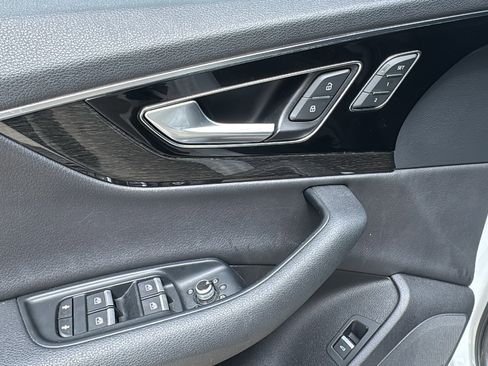 Used 2018 Audi Q7 3.0T Prestige w/ Prestige Package AWD/4WD image 13