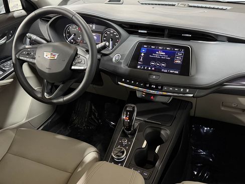 Used 2023 Cadillac XT4 Luxury FWD image 43
