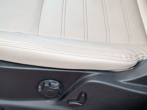 Used 2021 Ford EcoSport Titanium image 11