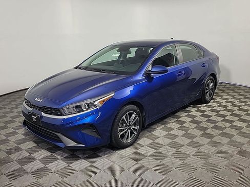 Used 2023 Kia Forte LXS FWD image 11