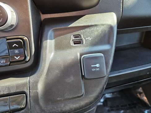 Used 2024 RAM ProMaster 2500 w/ Convenience Group FWD image 26