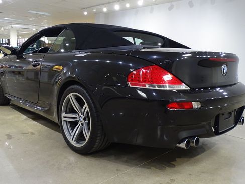 Used 2007 BMW M6 Convertible RWD image 9