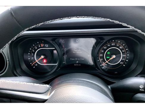 Used 2025 Jeep Gladiator Mojave w/ Safety Group AWD/4WD image 28