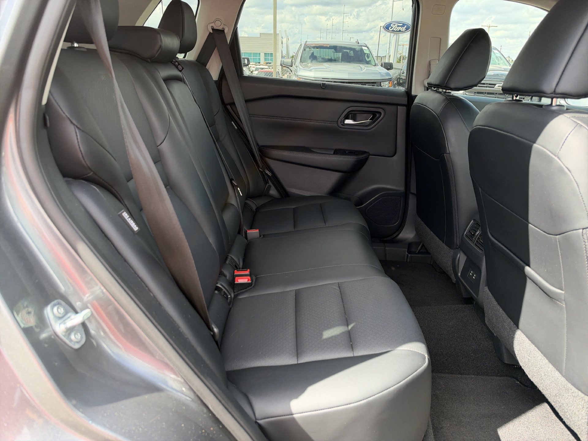 Used 2024 Nissan Rogue SV w/ SV Premium Package FWD image 14