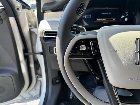 Certified 2024 Lincoln Corsair AWD w/ Equipment Group 101A image 28
