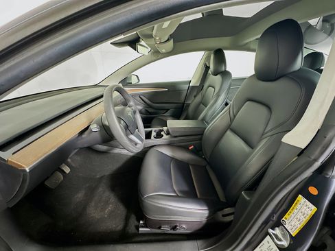 Used 2023 Tesla Model 3 Standard Range image 13