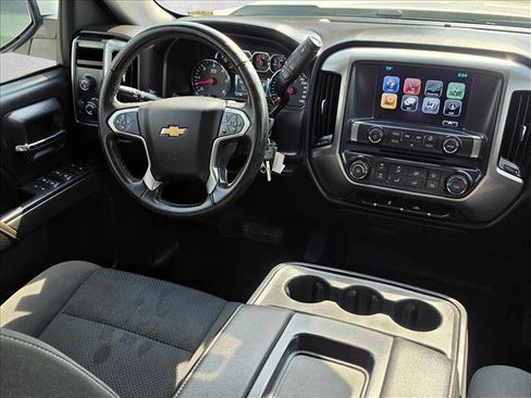 Used 2017 Chevrolet Silverado 1500 LT AWD/4WD image 19