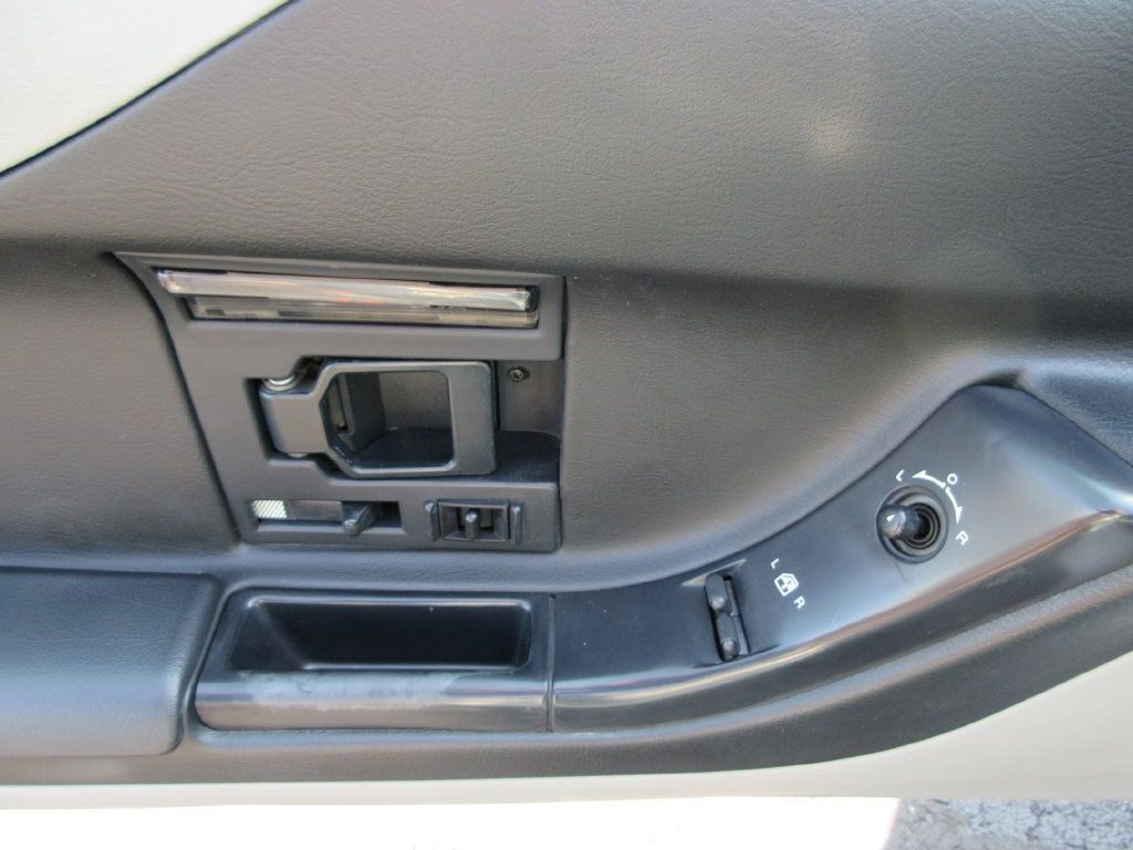 Used 1995 Chevrolet Corvette Coupe RWD image 11