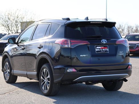 Used 2018 Toyota RAV4 XLE image 11