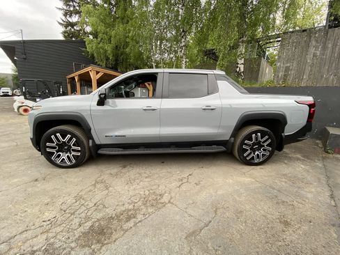 Used 2026 Chevrolet Silverado EV W/T w/ LPO, Utility Wall Package AWD/4WD image 3