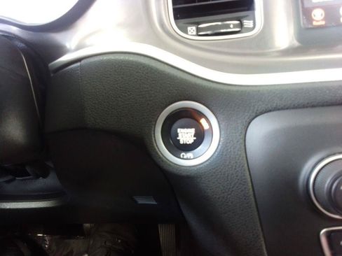 Used 2021 Dodge Charger SXT RWD image 13