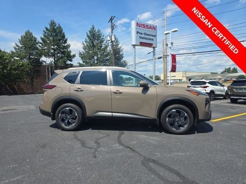 Certified 2024 Nissan Rogue SV w/ SV Premium Package AWD/4WD image 5