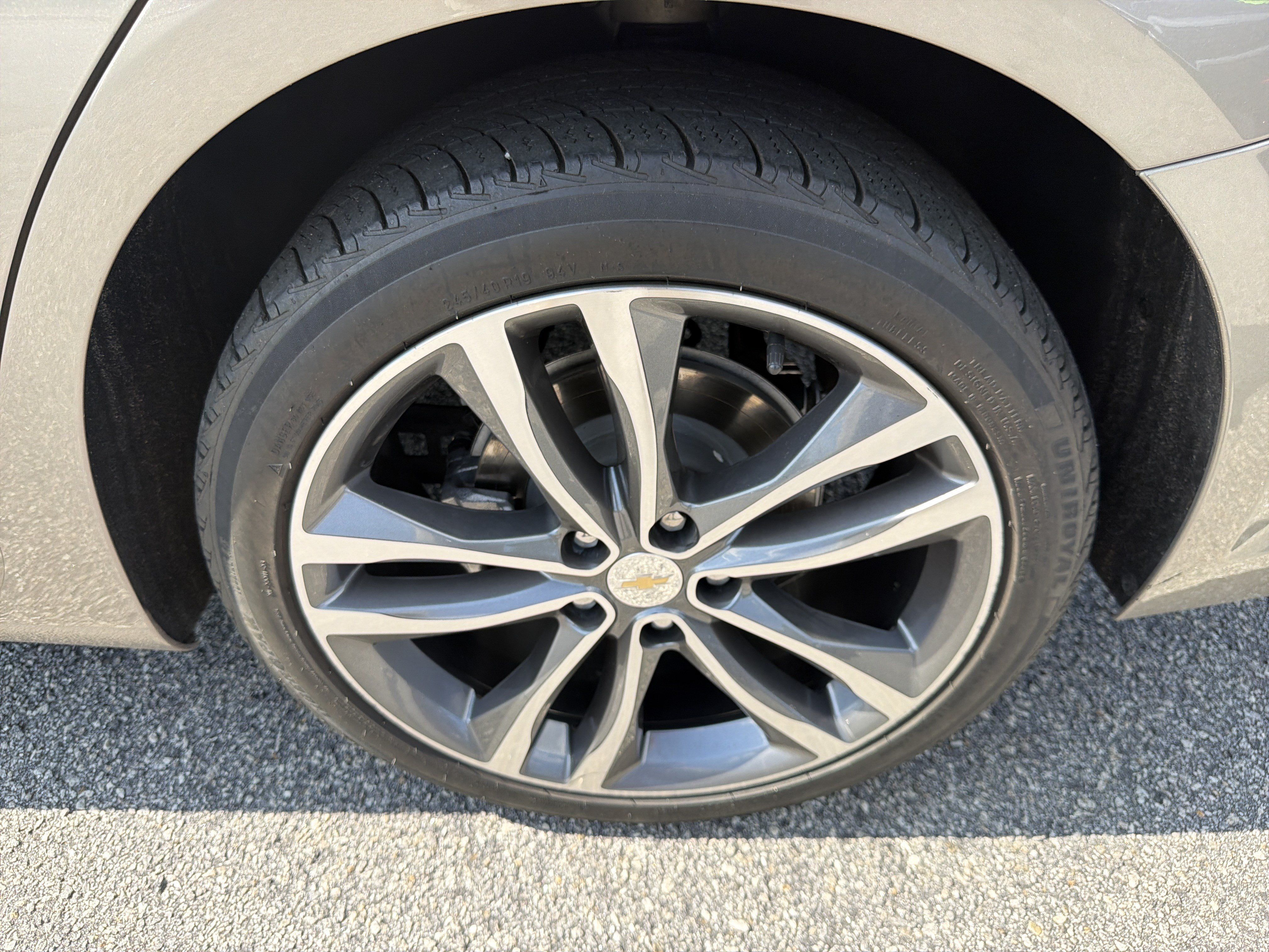 Used 2025 Chevrolet Equinox LT AWD/4WD image 29