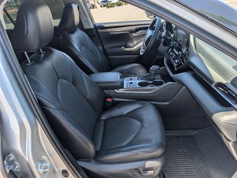 Used 2023 Toyota Highlander Limited w/ Protection Package #3 (TMS) image 9