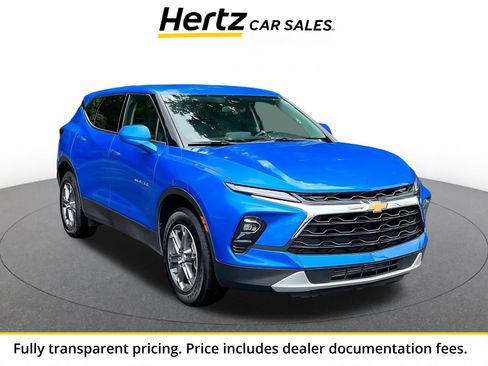 Used 2025 Chevrolet Blazer LT FWD image 1