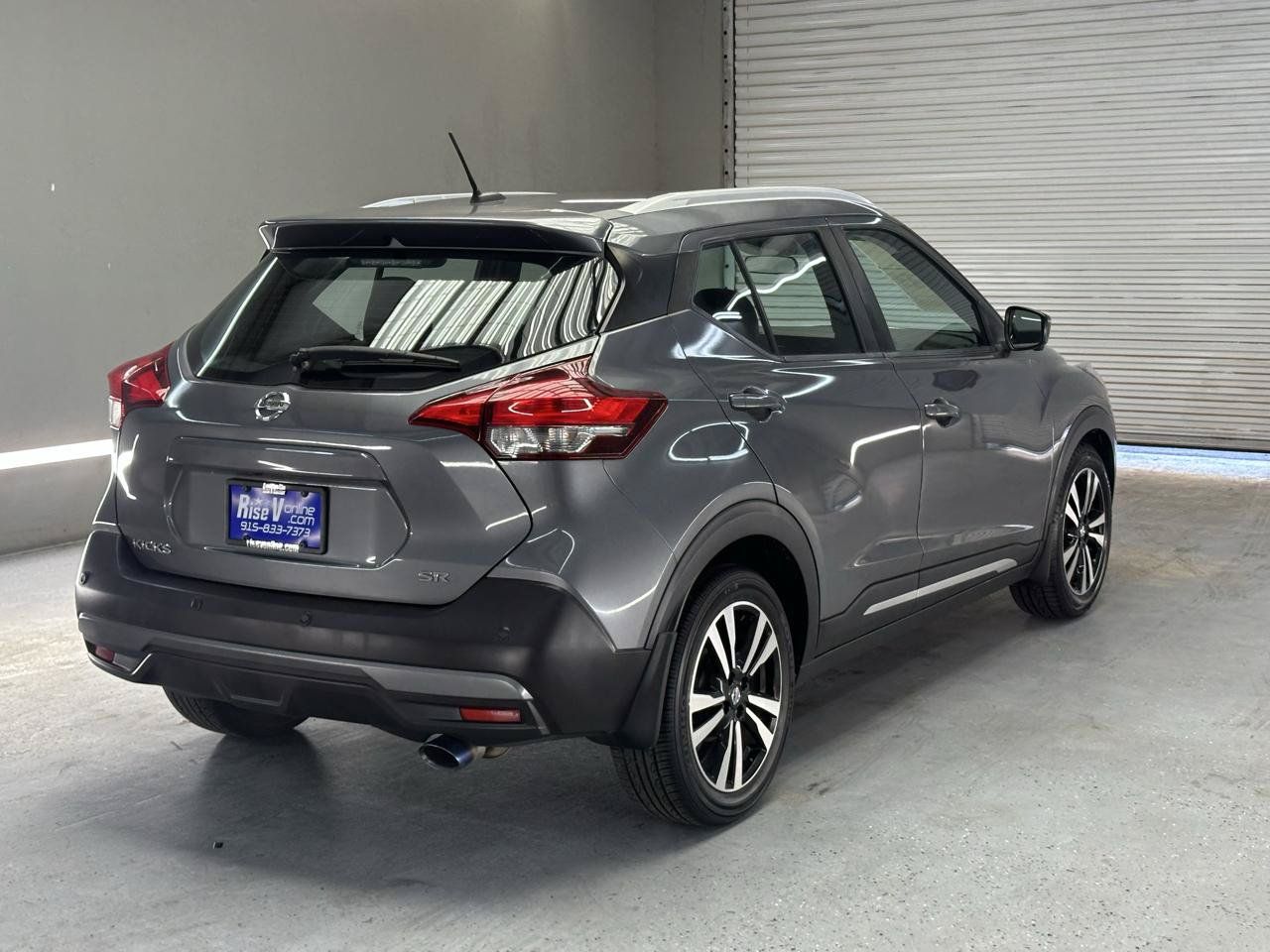 Used 2020 Nissan Kicks SR w/ SR Premium Package FWD image 9