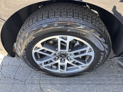 Used 2025 Ford Expedition Max Active AWD/4WD image 31