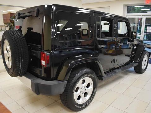 Used 2013 Jeep Wrangler Unlimited Sahara w/ Connectivity Group AWD/4WD image 4