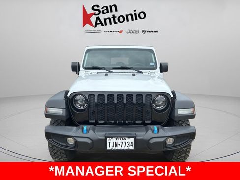 Certified 2023 Jeep Wrangler Unlimited w/ Cold Weather Group AWD/4WD image 2