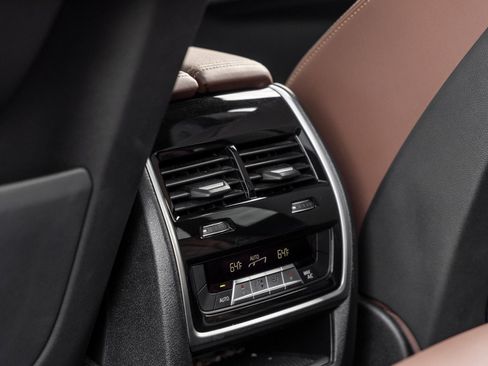 Used 2025 BMW X5 sDrive40i w/ M Sport Package image 34