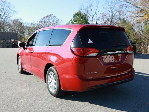 New 2026 Chrysler Voyager LX image 8