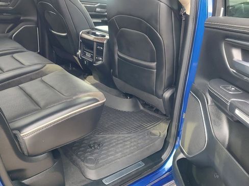 Used 2019 RAM 1500 Laramie AWD/4WD image 14