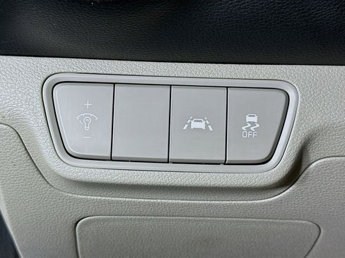 Used 2019 Kia Forte LXS FWD image 17