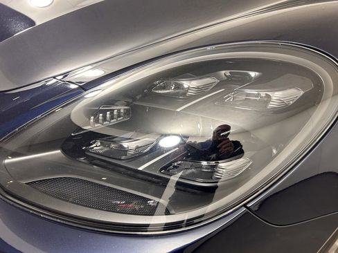 Certified 2022 Porsche Panamera 4 Platinum Edition image 15