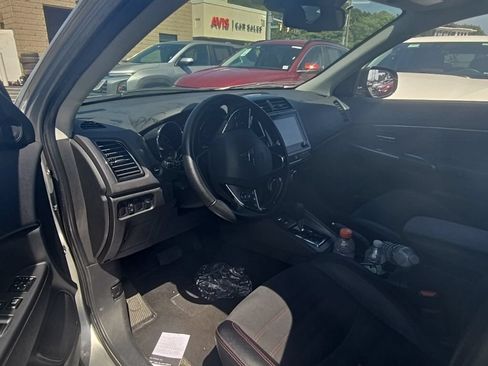 Used 2025 Mitsubishi Outlander Sport SE AWD/4WD image 7