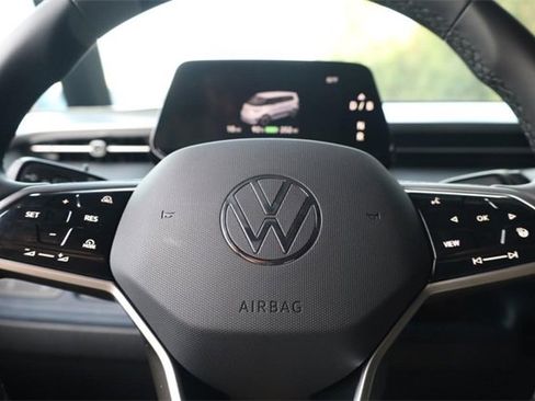 New 2025 Volkswagen ID. Buzz Pro S image 12