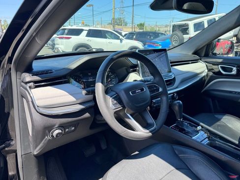 Certified 2023 Jeep Compass Limited w/ Sun and Sound Group AWD/4WD image 12