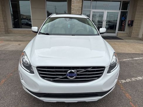 Used 2016 Volvo XC60 T6 w/ Proximity Package image 3