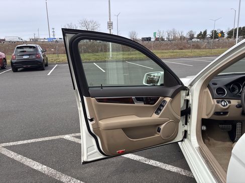 Used 2012 Mercedes-Benz C 250 Sedan image 13