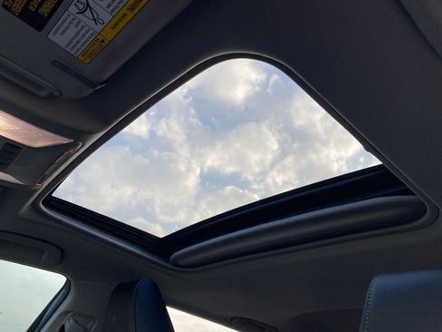 Used 2022 Toyota RAV4 Limited image 11