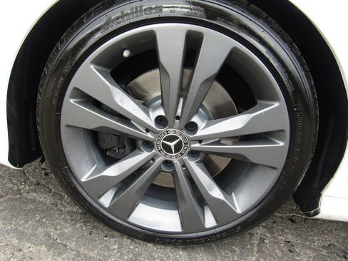 Used 2019 Mercedes-Benz CLA 250 4MATIC image 35