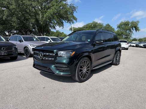 Used 2022 Mercedes-Benz GLS 450 4MATIC image 2