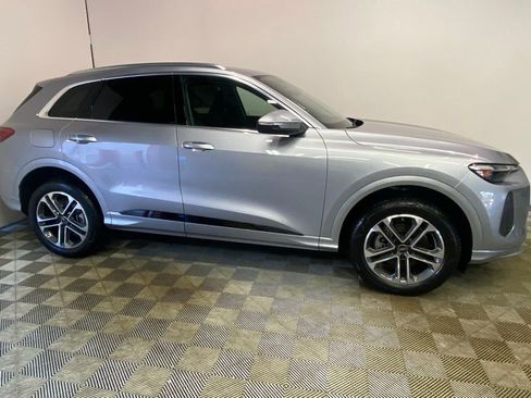 New 2025 Audi Q5 Premium Plus image 3