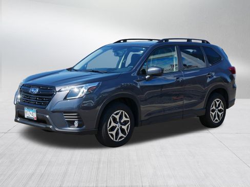 Used 2023 Subaru Forester Premium AWD/4WD image 3