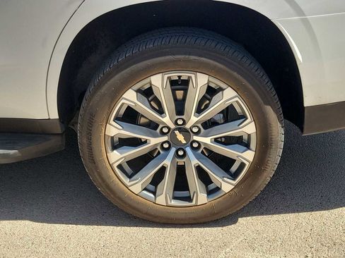 Used 2025 Chevrolet Tahoe High Country image 13