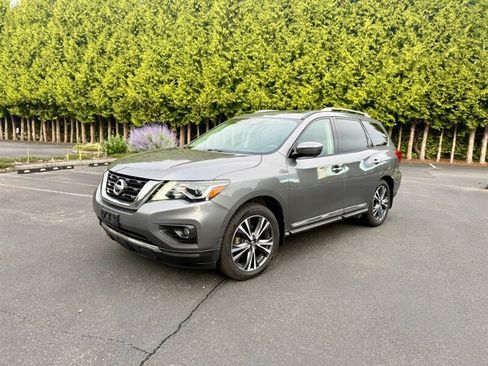 Used 2018 Nissan Pathfinder Platinum AWD/4WD image 1