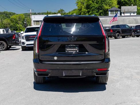 Used 2022 Cadillac Escalade Sport Platinum w/ LPO, ONYX Package AWD/4WD image 5