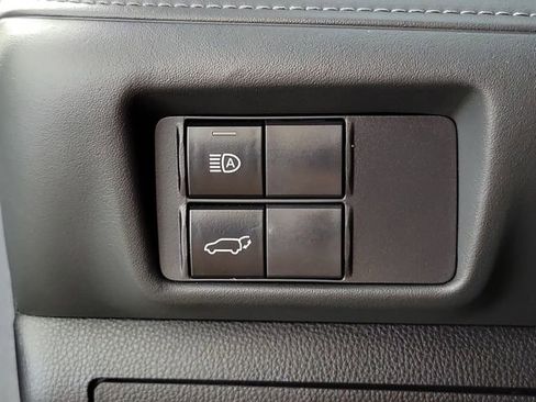 Used 2022 Toyota Highlander XSE FWD image 24