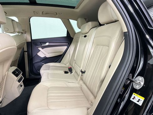 Used 2023 Audi Q5 2.0T Premium w/ Convenience Package image 13