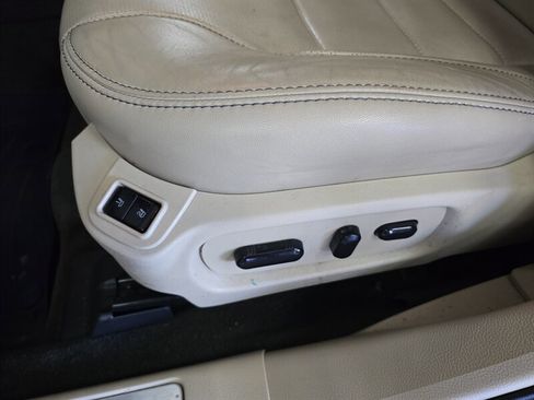 Used 2013 Ford Taurus Limited image 18