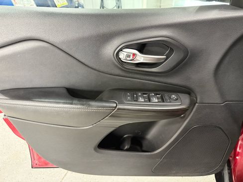 Used 2015 Jeep Cherokee Limited AWD/4WD image 11