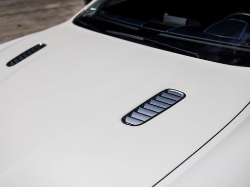 Used 2016 Aston Martin DB9 GT RWD image 13