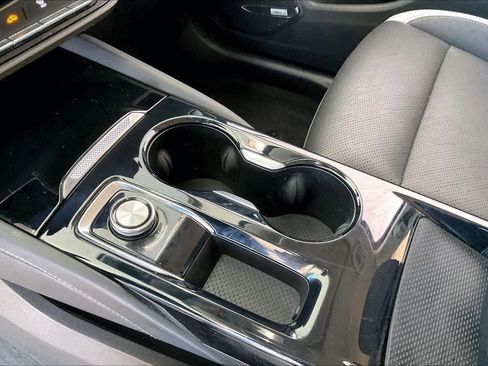 Certified 2025 Buick Envision Sport Touring image 15