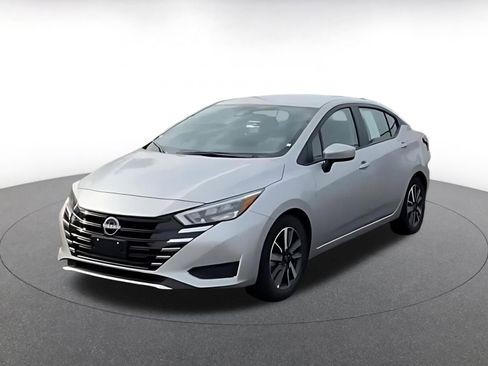 Used 2025 Nissan Versa SV FWD image 9